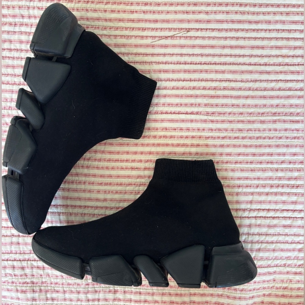 Balenciaga Speed 2.0 Monocolor Sneakers - Picture 3 of 11
